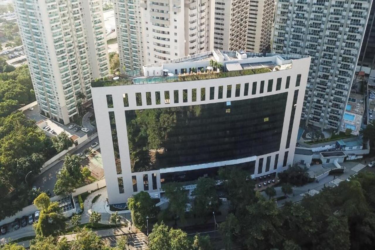 Radisson Rio De Janeiro Barra Hotel Exterior photo Aerial view of the building