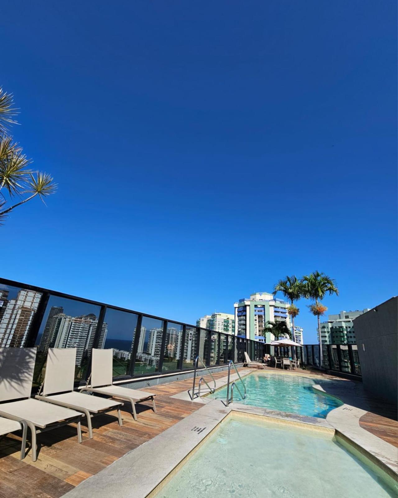 Radisson Rio De Janeiro Barra Hotel Exterior photo Rooftop pool at the Miramar Beach Hotel