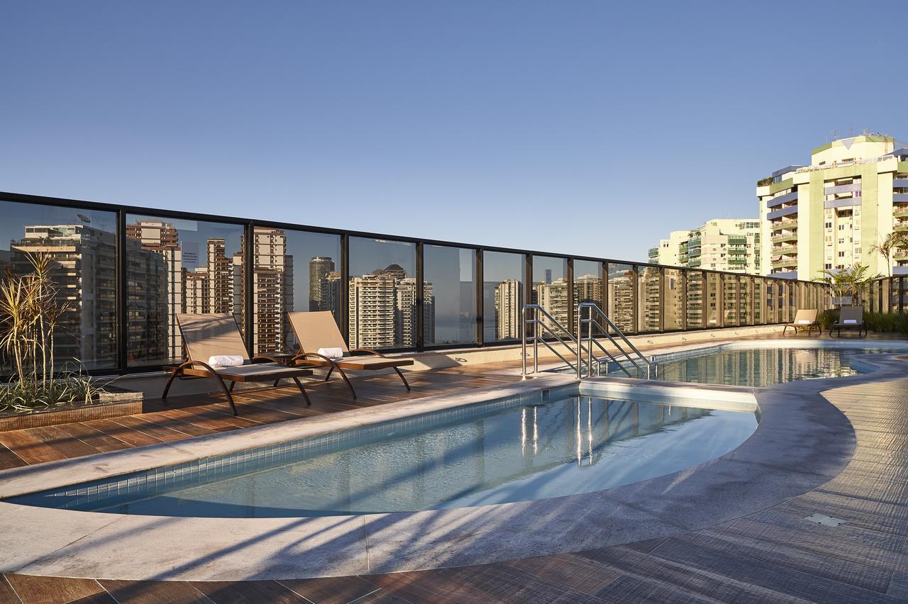 Radisson Rio De Janeiro Barra Hotel Exterior photo Rooftop pool